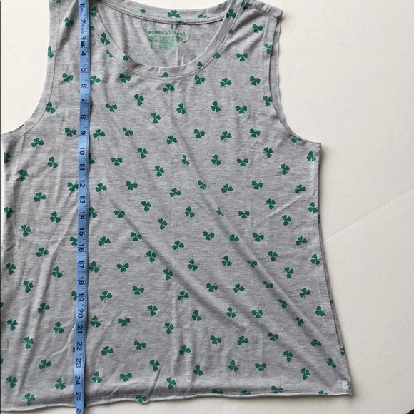 3/$10, 4/$12, 5/$14, 6/$16 Shamrock sleeveless T-shirt size L - Picture 6 of 6